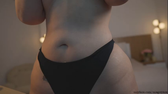 mia_greyy