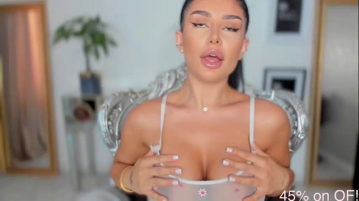 moniqueeass
