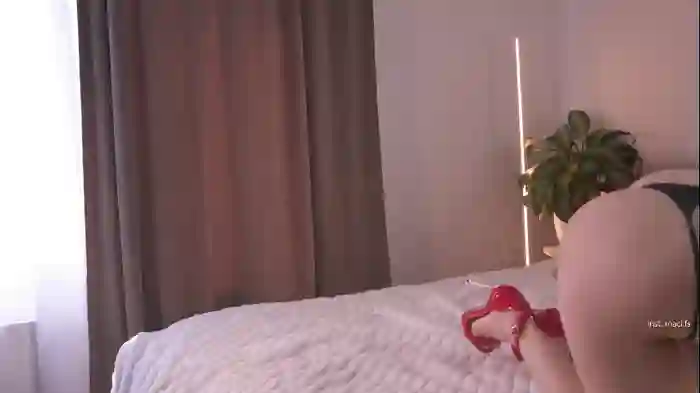 2025/07/11/chaturbate-alissa_wxw-11-15-33