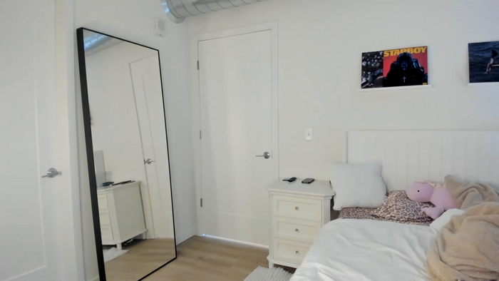 ariah_is_blonde