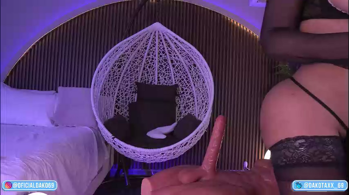 dakota_leex
