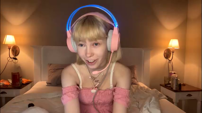 bella_gasp