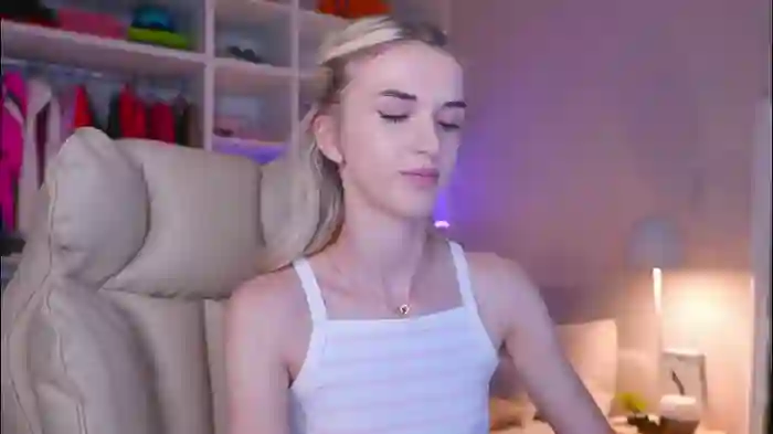 2025/08/08/chaturbate-entya-20-08-21