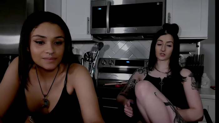 victoriaandlily