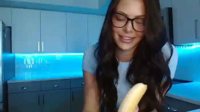 2025/08/12/chaturbate-indy_xx-20-31-28