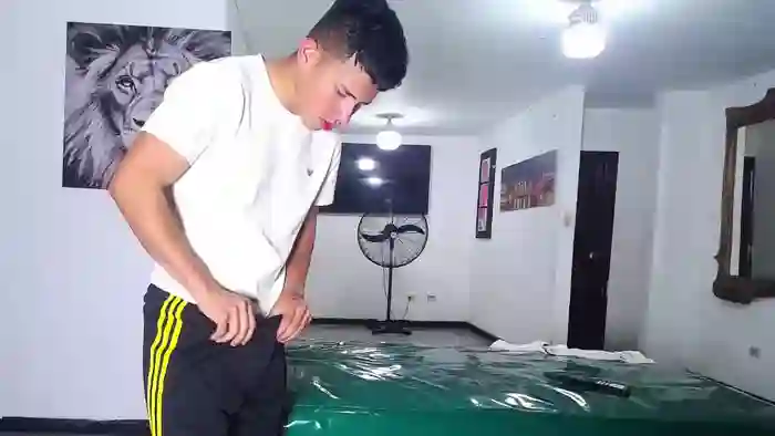 2025/08/13/chaturbate-benz_boys-16-10-25