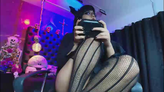 alexhoe_