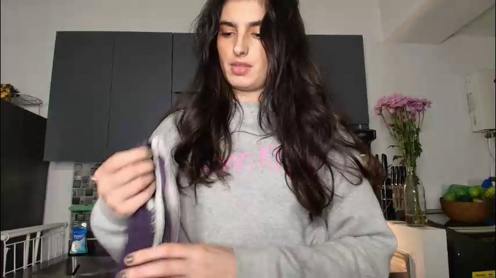 hollyshit_
