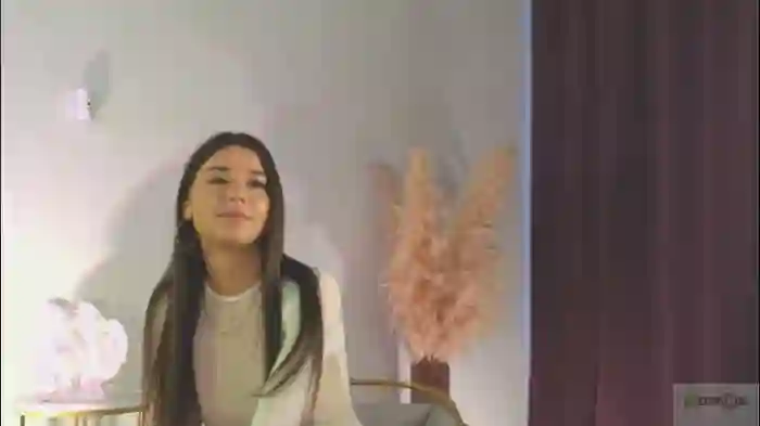 2025/08/14/chaturbate-violetta_finch-17-54-49