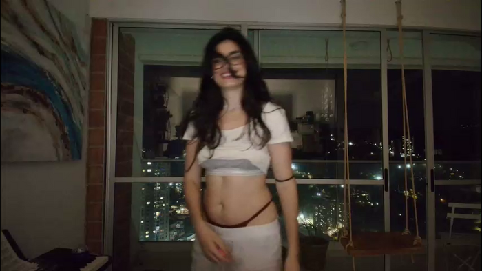 hollyshit_