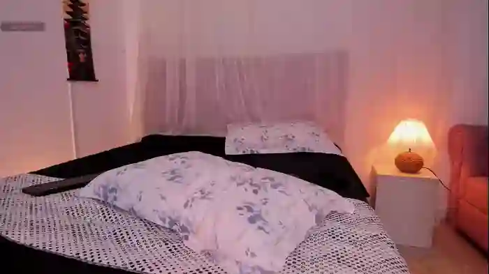 2025/08/19/chaturbate-liia_sweett-16-46-40