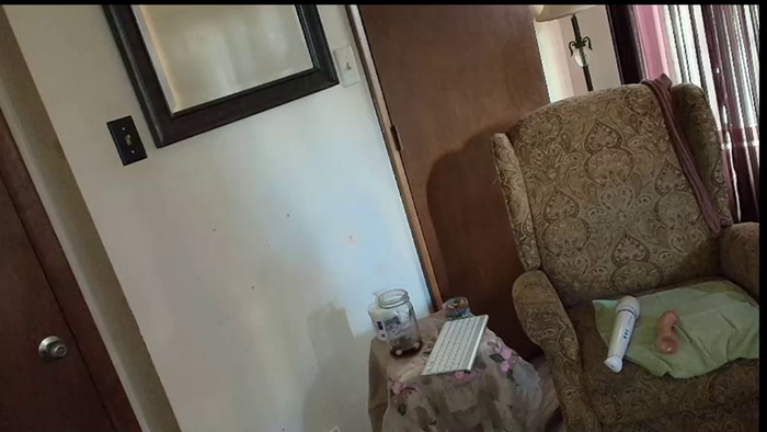 hidden_gold_milf