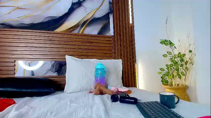 emiliqueen28