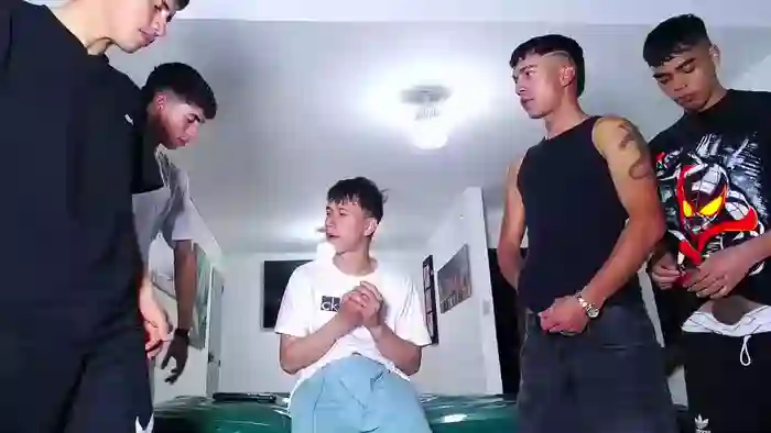 2025/08/22/chaturbate-benz_boys-12-35-04