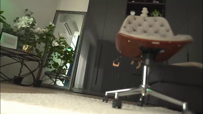 e_______