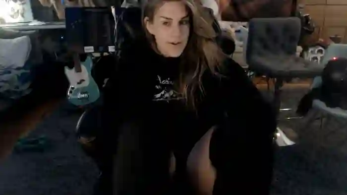 2025/08/23/chaturbate-katiecutie_5-06-15-55