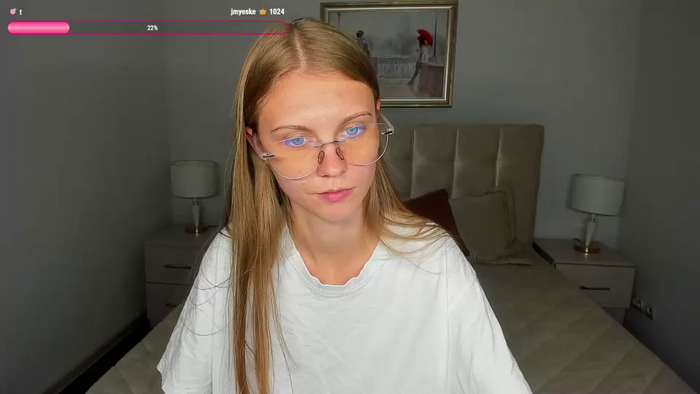 phoebepaw