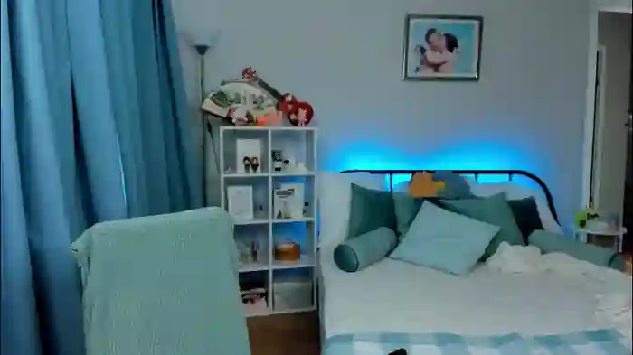 2025/08/28/chaturbate-zoey_lane-07-20-42