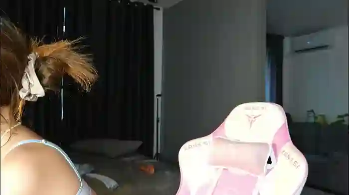 2025/09/01/chaturbate-amilia4u-08-11-05