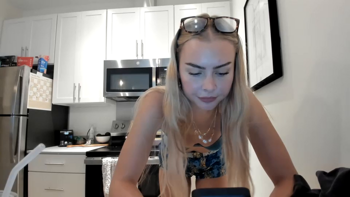 ariah_is_blonde