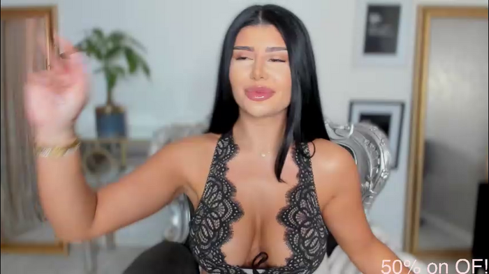 moniqueeass