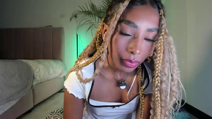naomii1020