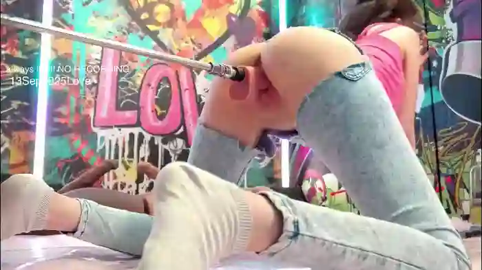 2025/09/13/chaturbate-vanessa_love-14-30-48