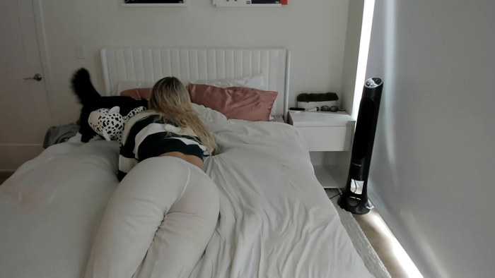 ariah_is_blonde