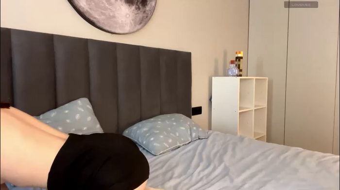 ellie_hollow