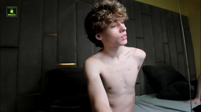 curlytwinkboy