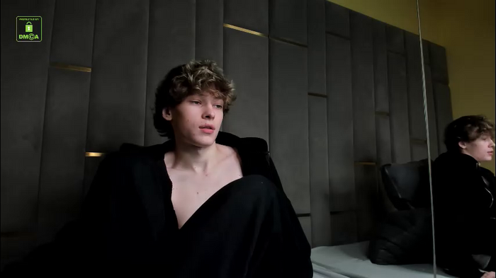 curlytwinkboy