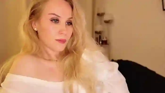 2025/09/19/chaturbate-myassistant-19-52-19