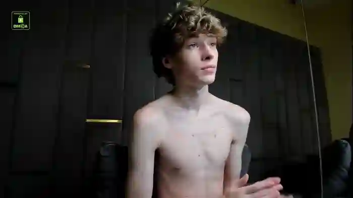 2025/09/19/chaturbate-curlytwinkboy-03-03-12