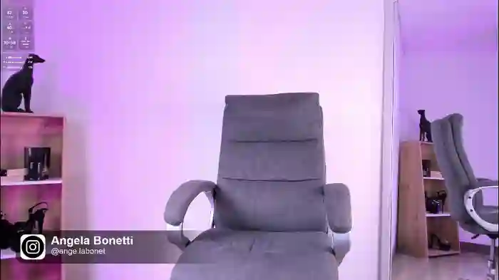 2025/09/19/chaturbate-angela_bonetti-01-59-35