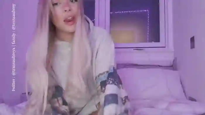 2025/09/19/chaturbate-transaubrey-19-44-21