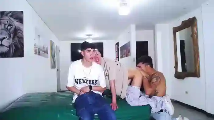 2025/09/20/chaturbate-benz_boys-14-34-58