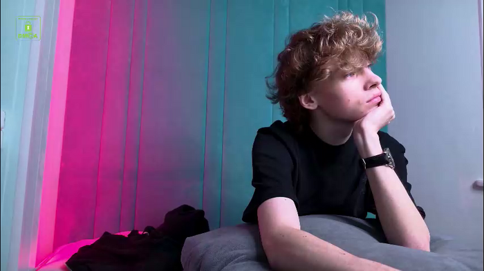 curlytwinkboy