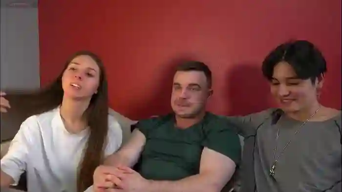 2025/09/24/chaturbate-ihavepaws33-14-19-04