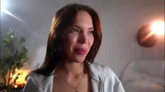 2025/09/28/chaturbate-shiningstarrr-00-06-59