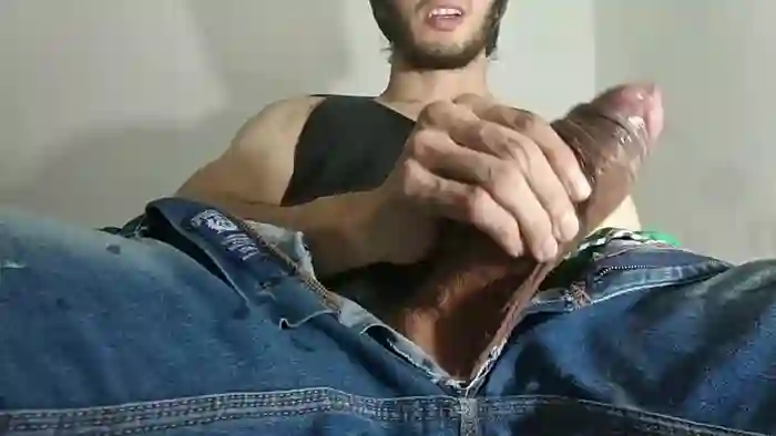 2025/10/04/chaturbate-alotofcream-06-06-33