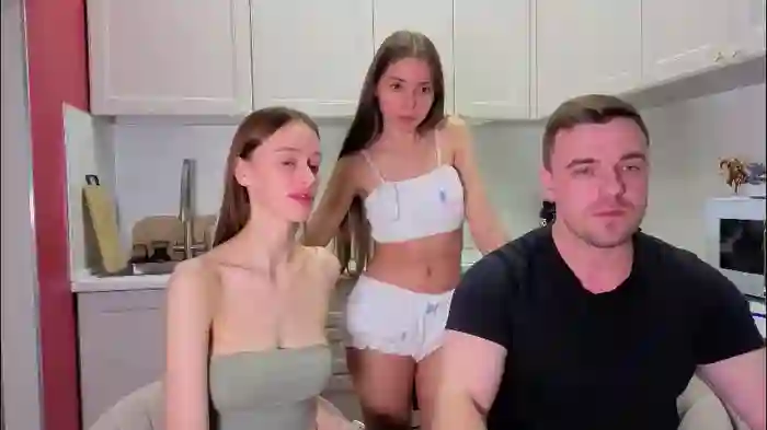 2025/10/05/chaturbate-ihavepaws33-09-59-55