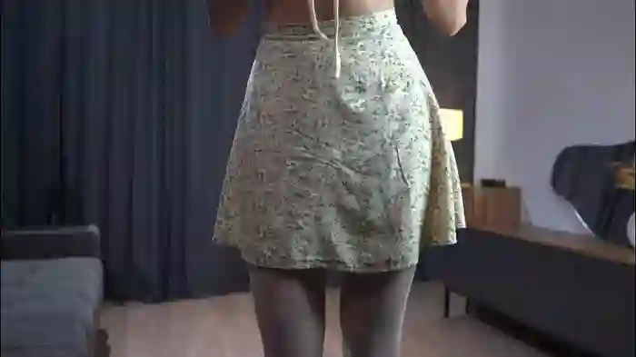 2025/10/05/chaturbate-_bamby_baby_-19-30-18