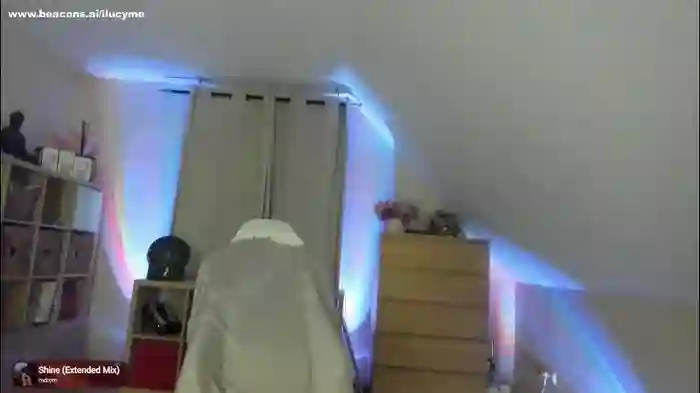 2025/10/06/chaturbate-ilucyme-21-34-08