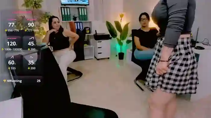 2025/10/09/chaturbate-bluediamondsdreams-14-58-54