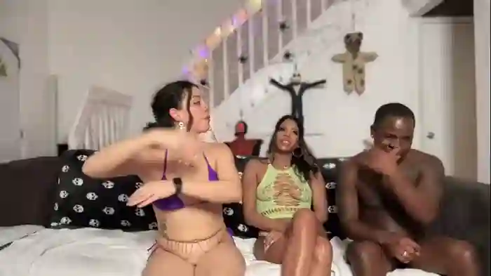 2025/10/09/chaturbate-sosabless-00-33-18