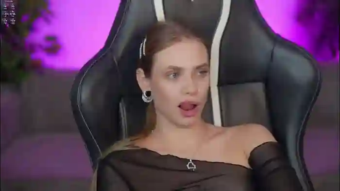2025/10/10/chaturbate-kira0541-13-09-42