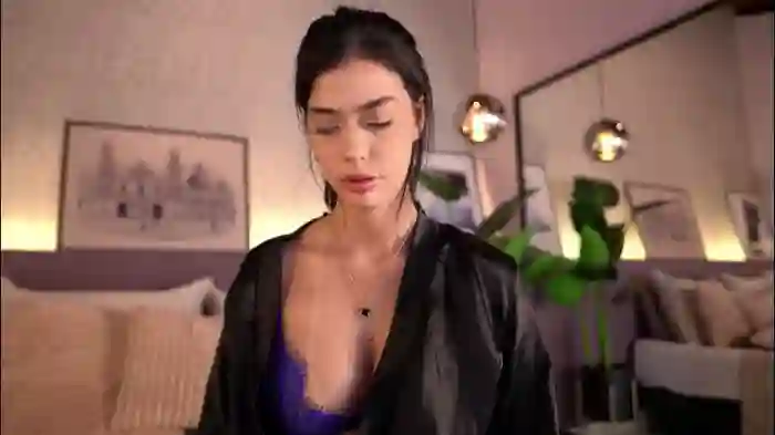 2025/10/10/chaturbate-ellediane-03-59-25