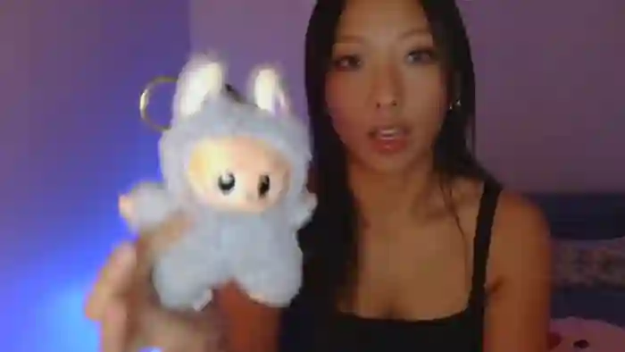 2025/10/11/chaturbate-vivianwinters-03-39-05