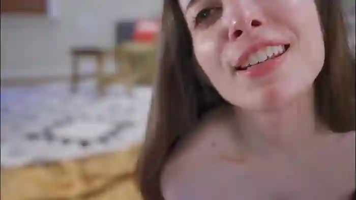 2025/10/14/chaturbate-rosykindred-20-42-30
