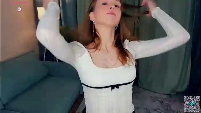 2025/10/14/chaturbate-tessiekhanponaphan-17-16-19